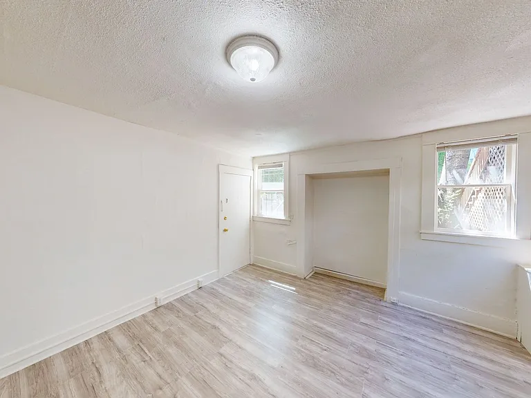 Clayton Place — Photo 4