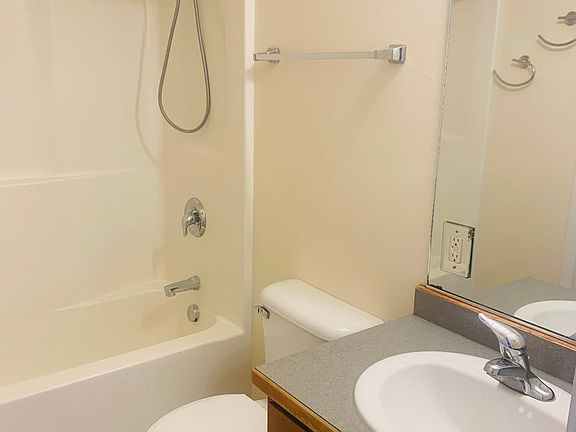 4th image of 1430 Stoddard St APT B
