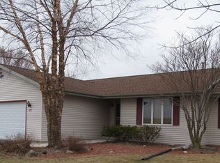 225 Crestview Ln, Lake Mills, WI 53551