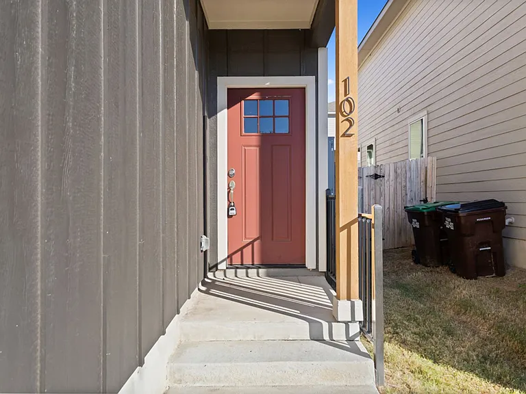 7620 Magnolia Vlg #102 — Photo 3