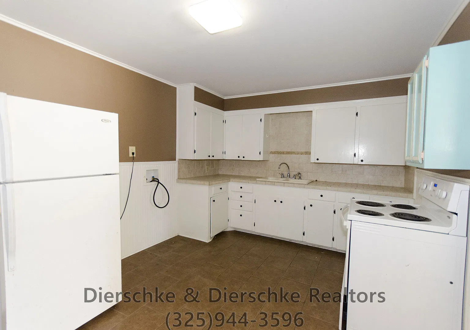 Pay No Security Deposit! Afordable 3 Bedroom 1 Bath Home Available Soon! — Photo 2