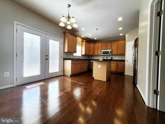 3rd image of 10013 Betsy St