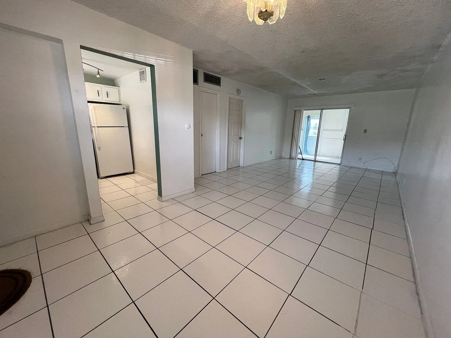 Charming Unit Apartment in Lauderhill — Photo 3