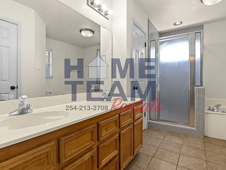 714 Silver Creek Dr — Photo 9