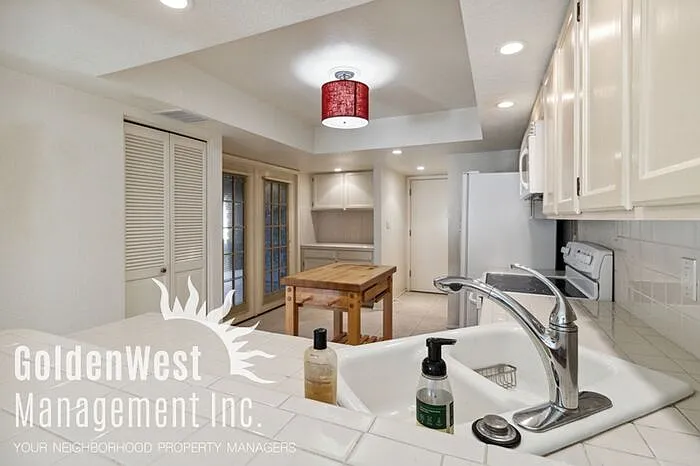 2441 E Rancho Dr — Photo 7