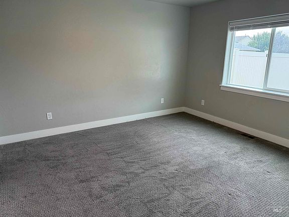 5th image of 821 Jack Ave