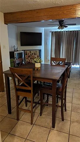 2 bed, 1.5 bath, 1300 sqft, $1,800 — Photo 4