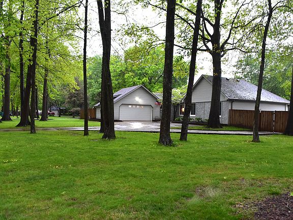 3rd image of 2370 Woodland Trce