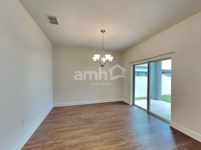 4431 Reisswood Loop — Photo 5