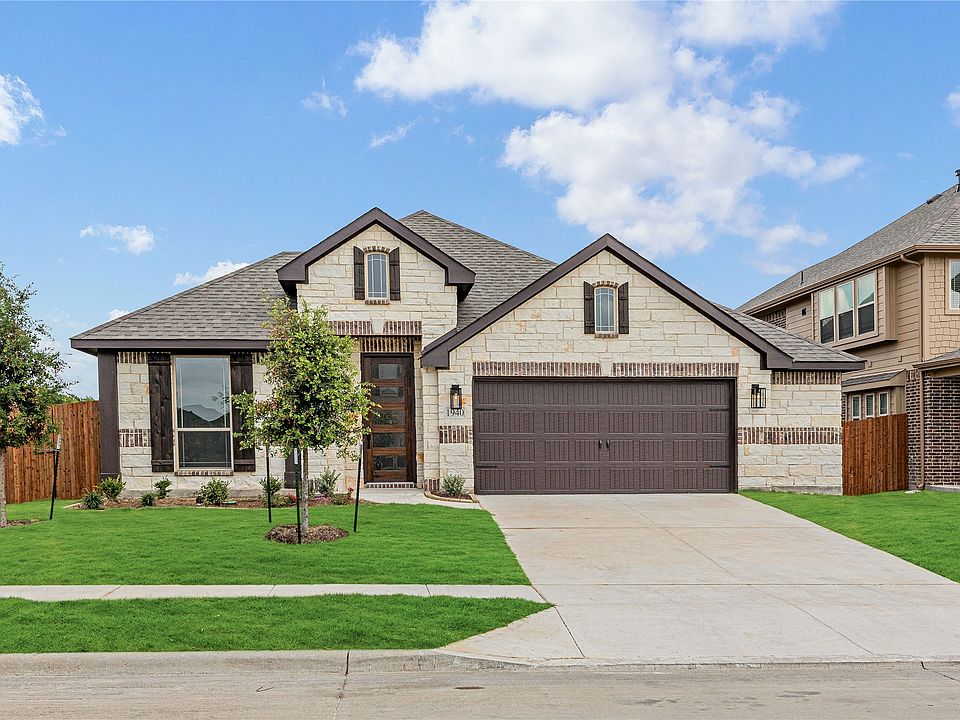 1st image of 1940 Cedarwood Dr