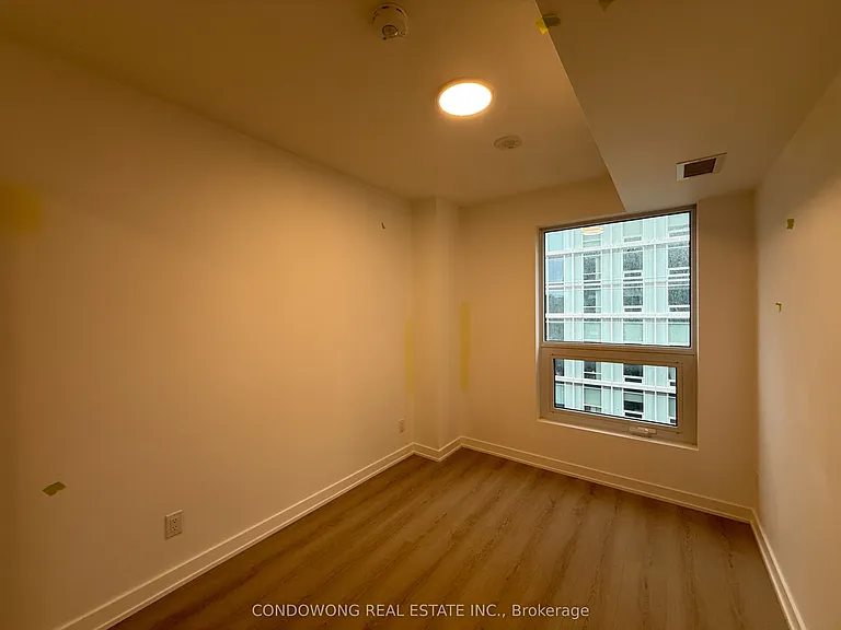 100 Queen St E #1812 — Photo 4