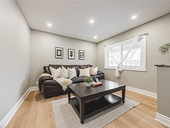 3rd image of 24 Rowanwood St