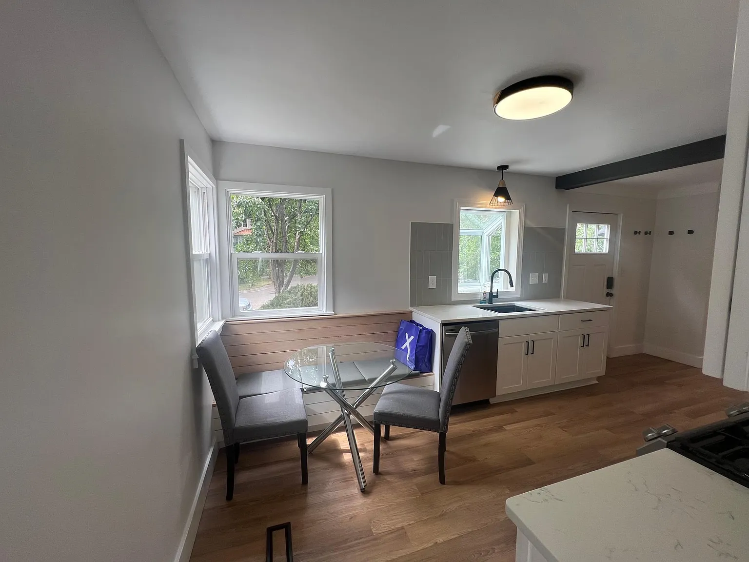 3 bed, 1.0 bath, 1392 sqft, $2,795 — Photo 4