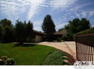 22952 Oxnard St, Woodland Hills, CA 91367