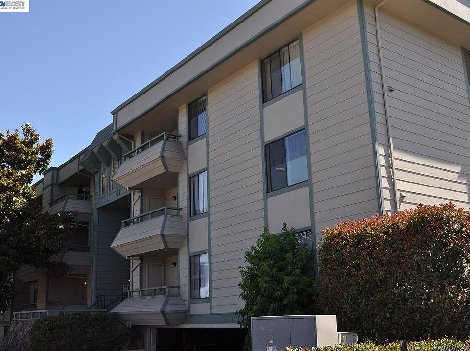 1st image of 2077 Washington Ave APT 313