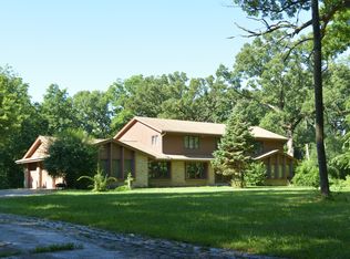 2818 Sheard Rd, Burlington, WI 53105