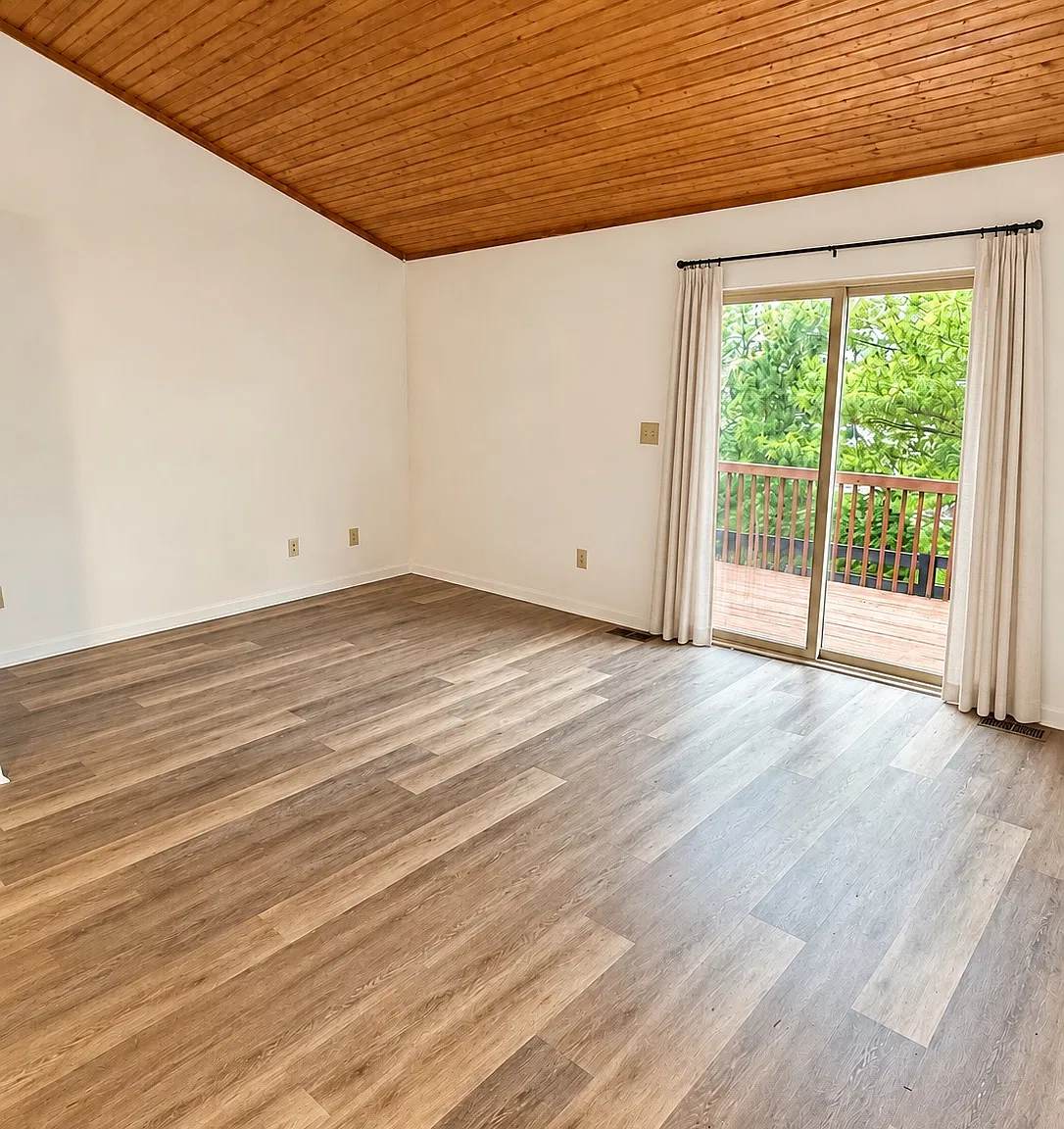 3541 Lochdale Terrace — Photo 2