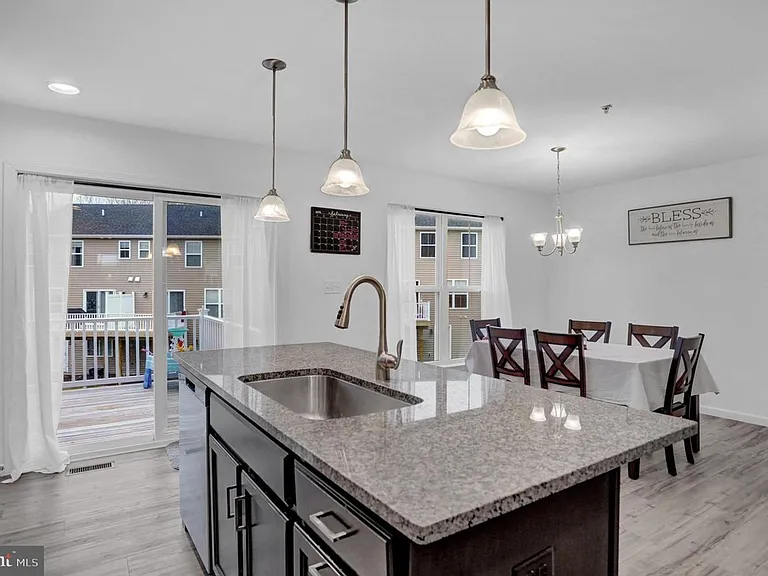8153 Lenker Dr — Photo 14