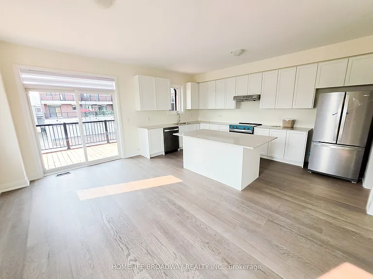 51 Mumbai Dr — Photo 14