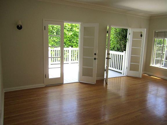 5th image of 2285 N Beachwood Dr APT 2