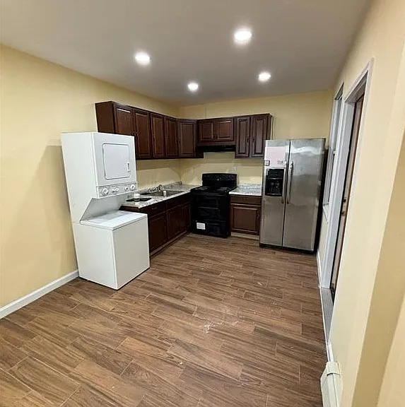 720 Fairview Ave — Photo 3