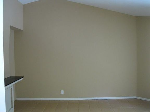 5th image of 16821 Albers St