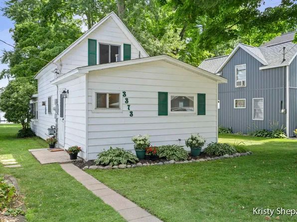 3373 Sandy Beach St, Wayland, MI 49348