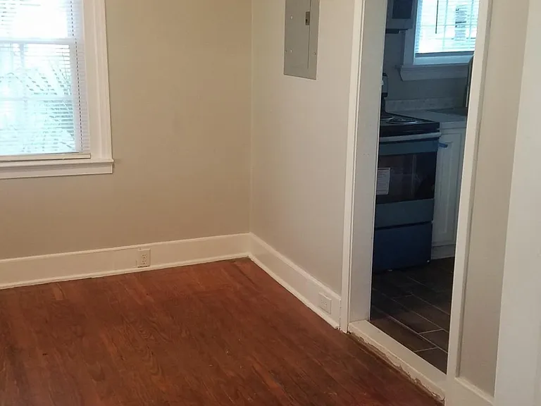 4 Briggs Ave — Photo 22