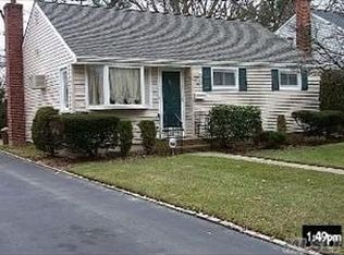77 Linden Ave, Bethpage, NY 11714
