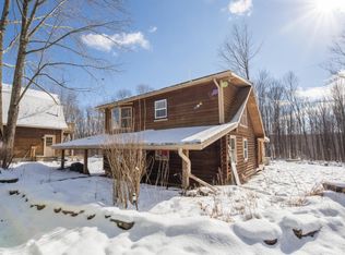 144 Crestmont Dr, Newfoundland, PA 18445