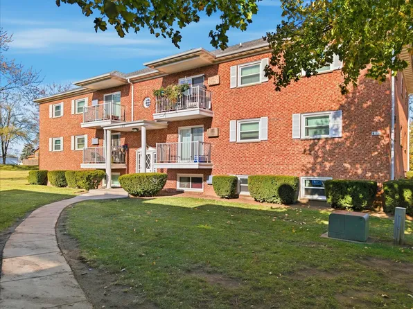 126 W Washington St APT 324, Round Lake, IL 60073