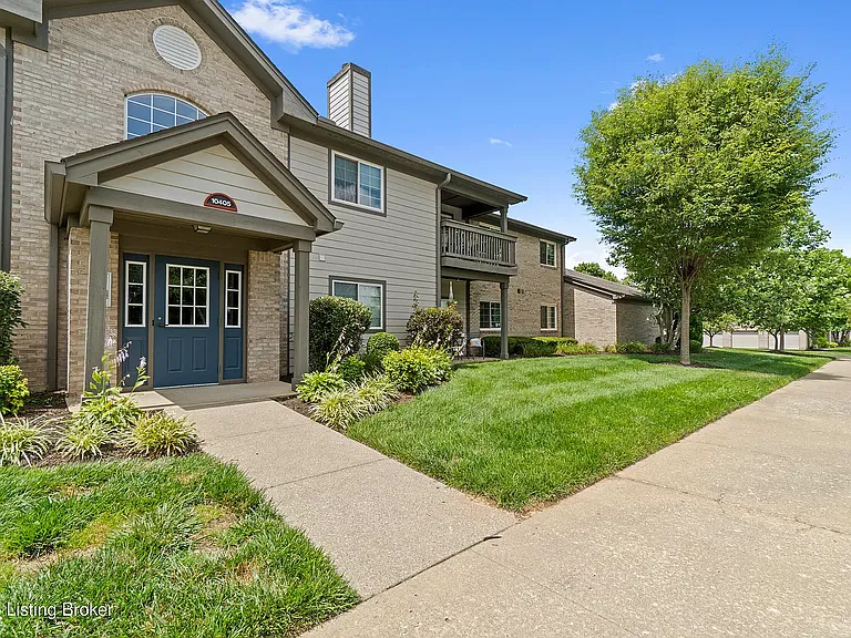 10405 Trotters Pointe Dr #204 — Photo 5