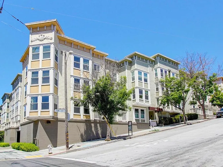 2250 24th St — Photo 1