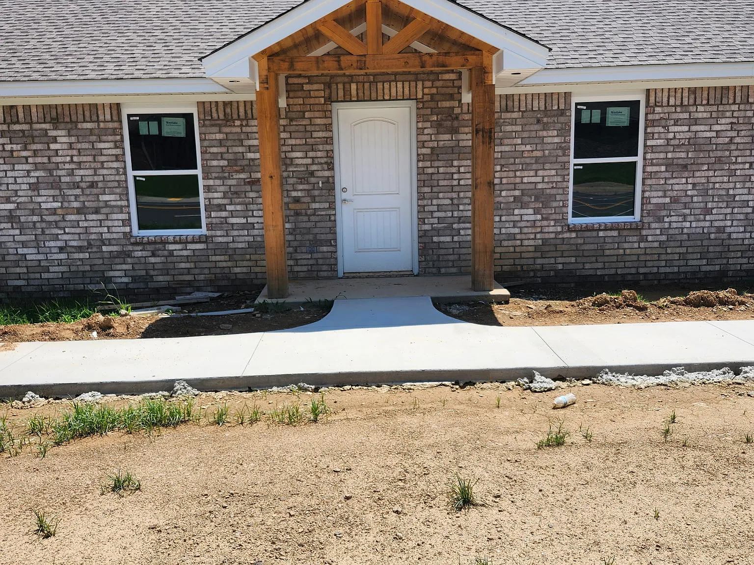 3 bed, 1142 sqft, $1,300 — Photo 2