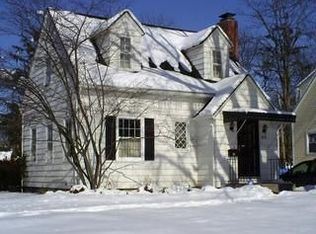 678 Garden Rd, Columbus, OH 43214