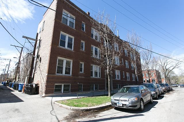 1st image of 850 N Leavitt St #1