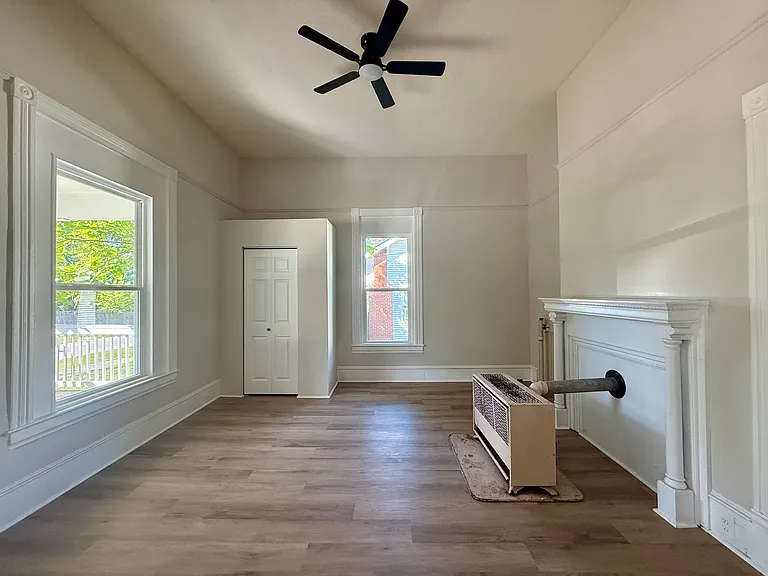 213 Dennis St — Photo 6