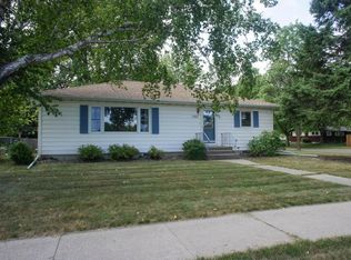 1901 5th St S, Fargo, ND 58103