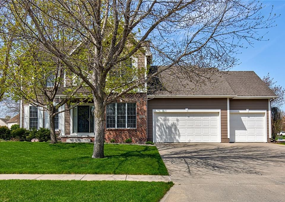 1st image of 2112 NE Northbrook Dr