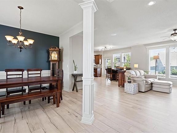 4th image of 1404 SW 41st Cir