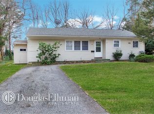 98 Walter Ct, Commack, NY 11725