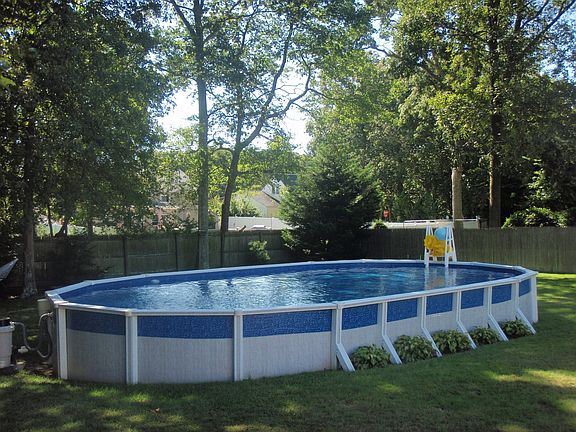 3rd image of 71 Oakwood Hills Dr
