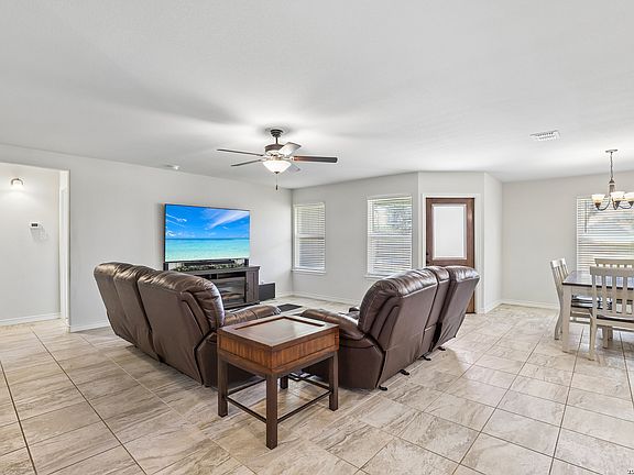 3rd image of 148 OAK BEND DR