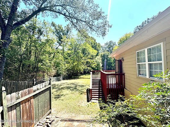 3rd image of 511 McCluer Rd