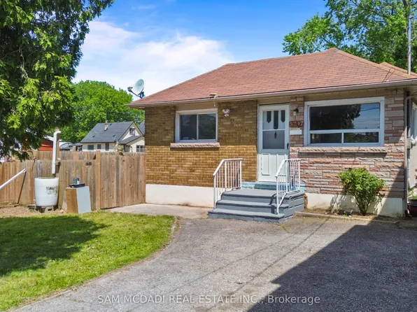 5717 Dunn St, Niagara Falls, ON L2G 2N8