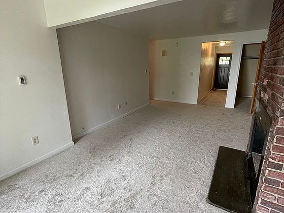 5th image of 708 Torrey Ln #D