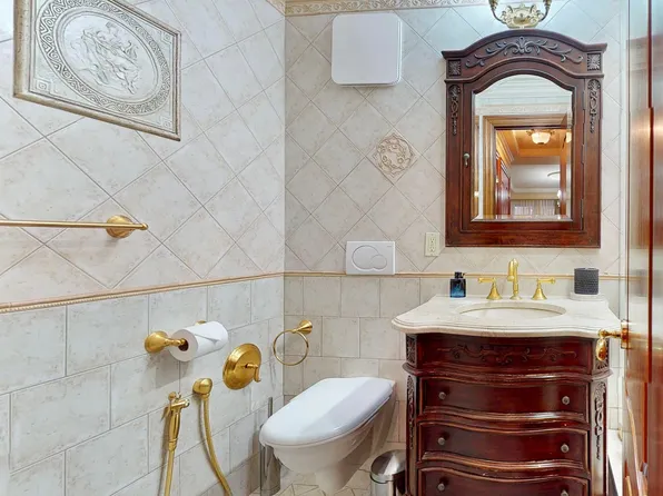 120 Oceana Drive West image 26 of 37