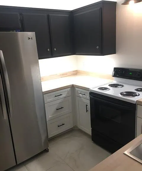UNDER-CABINET LIGHTING