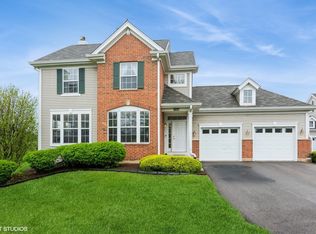 1754 Landreth Ct, Aurora, IL 60504