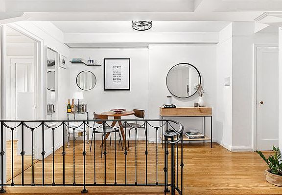 4th image of 200 W 20th St APT 714
